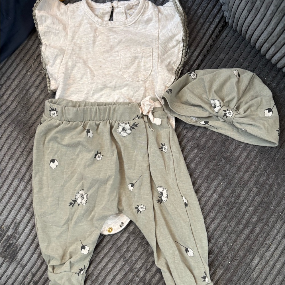 Jessica Simpson 3 piece outfit